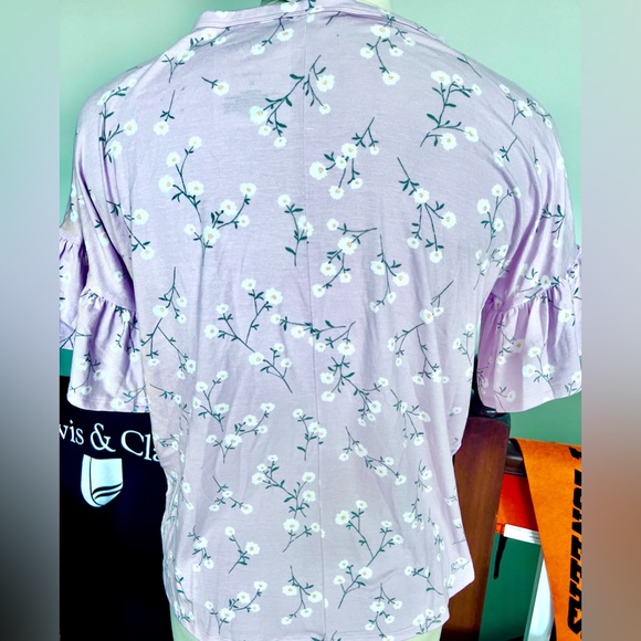 🆕 Maternity tie-hem nursing shirt size medium - Picture 3 of 8